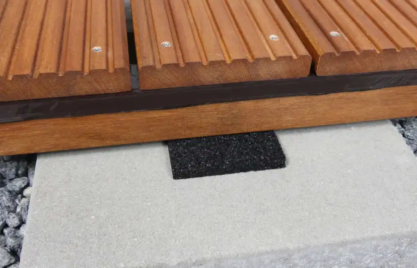 Co pod legary na taras? Odkryj najlepsze materiały na izolację i poziomowanie