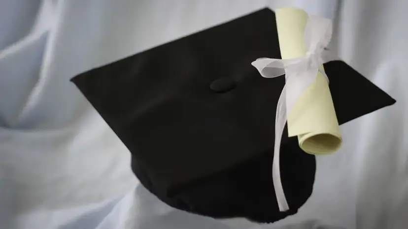 Szkoła policealna bez matury: Jak się zapisać i jakie kierunki wybrać?