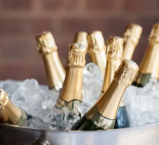 Jak obliczyć wódkę na wesele? Sprawdzone metody i porady!