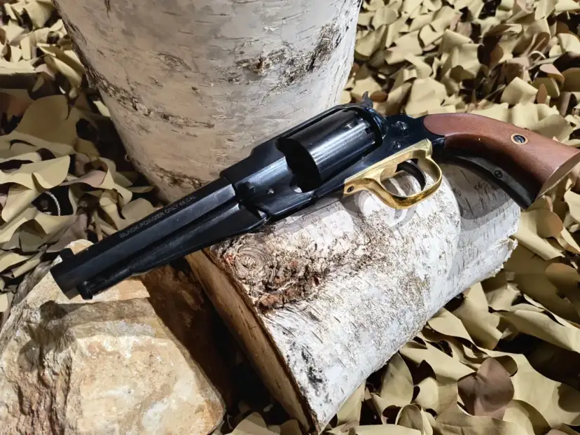 Czy na broń czarnoprochową trzeba mieć zezwolenie? Sprawdź przepisy!