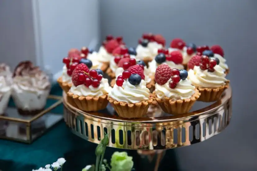 Co zamiast świeczek na tort? Bezpieczne i kreatywne alternatywy