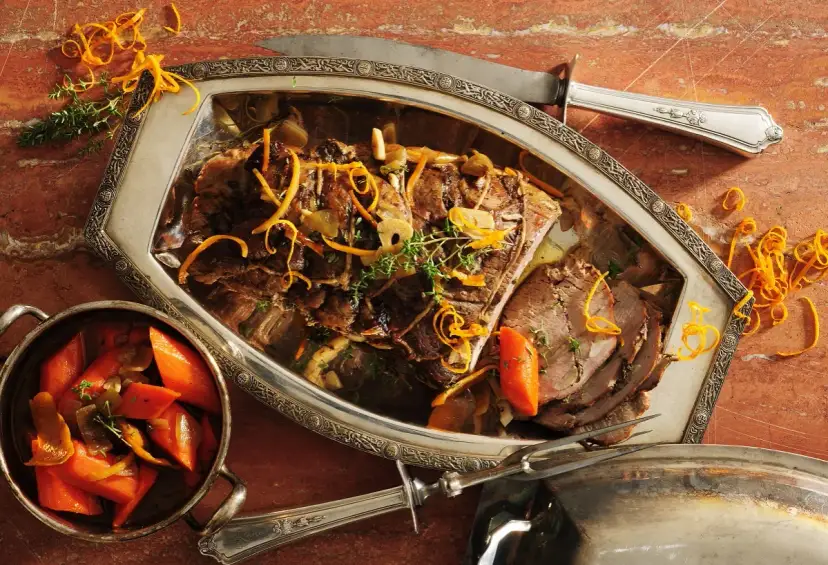 Jak zrobić pieczeń z cielęciny, aby była soczysta i aromatyczna