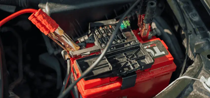 Ładowanie akumulatora: Ile trwa? Oblicz i uniknij błędów!