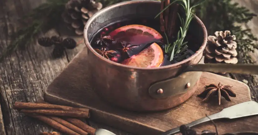 Jak podawać wino zbójeckie grzane malinowe, by zachwycić smakiem