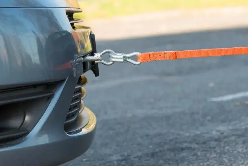 Holować czy cholować? Piszemy przez "h"! Dlaczego?