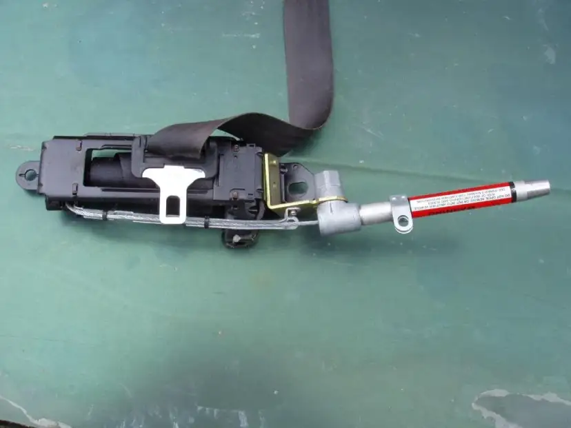 Jak odblokować pasy bezpieczeństwa w samochodzie - skuteczne metody