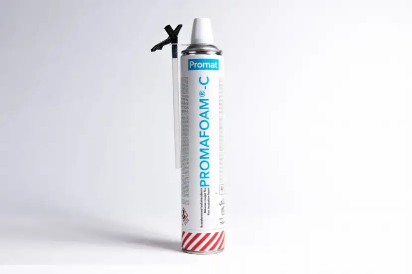 Pianka ogniochronna do komina Promat PROMAFOAM®-C z aplikatorem. Zapewnia bezpieczeństwo i izolację.