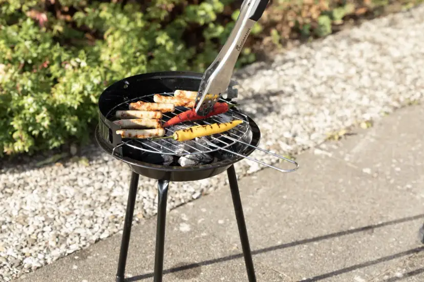 Grill węglowy: Wybierz idealny model i ciesz się smakiem na lata!
