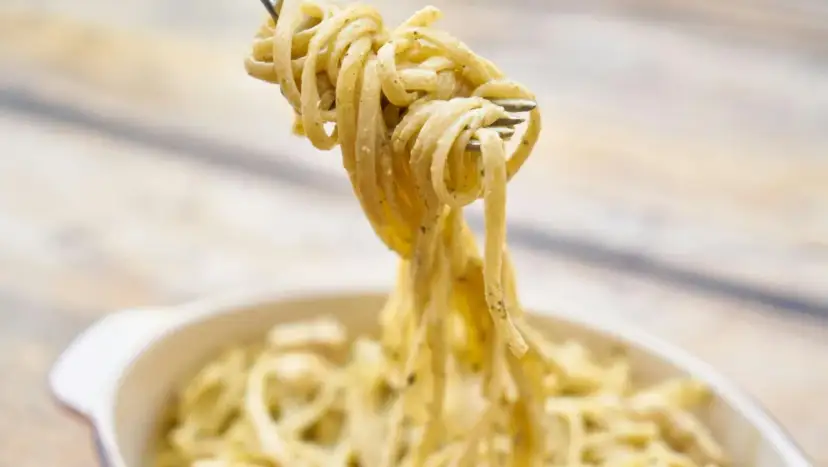 Carbonara perfecta: 5 ingredientes, sin nata y cremosa. ¿Te atreves?