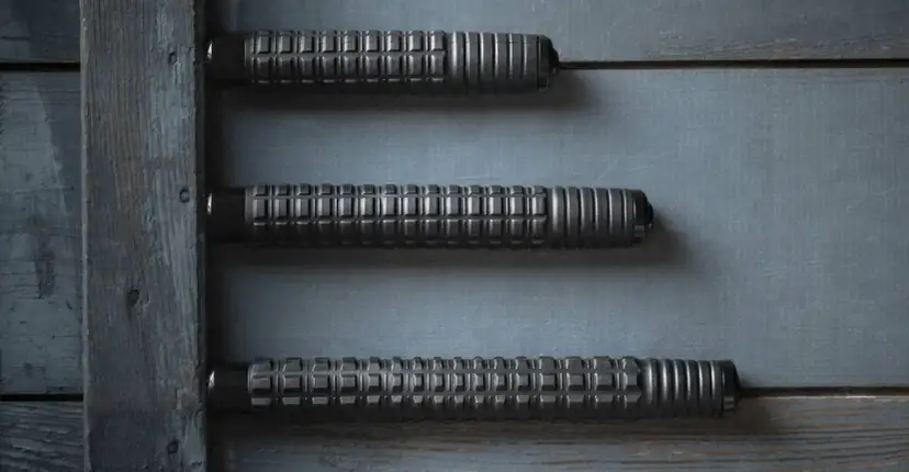 Czy pałka teleskopowa to broń biała? Sprawdź, co mówi prawo