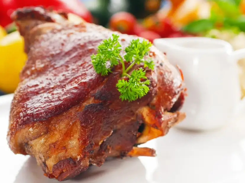 Co podać do golonki, aby zachwycić gości i uniknąć rozczarowania?