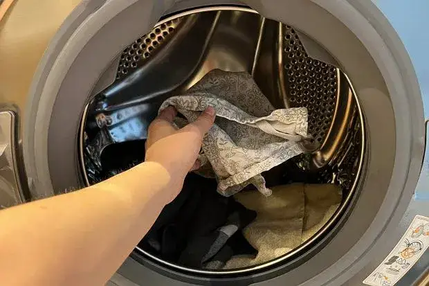 Jak usunąć sierść podczas prania? Skuteczne metody, które działają