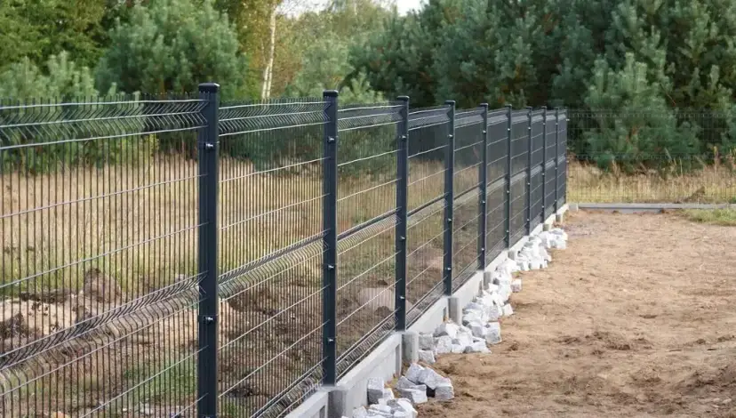 Ogrodzenie panelowe co ile słupki – uniknij błędów w montażu