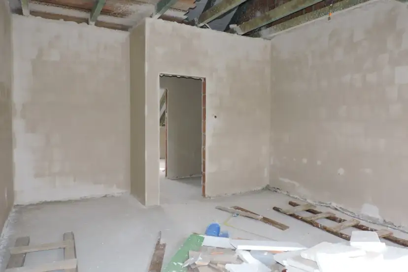 Tynk czy Karton-Gips: Co Tańsze i Lepsze? Porównanie 2026