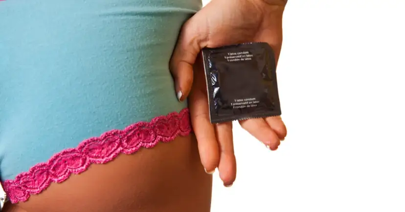 Ciąża w prezerwatywie? Poznaj prawdę i uniknij błędów