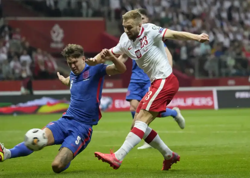 Tymoteusz Puchacz zarobki: Ile zarabia piłkarz? Analiza