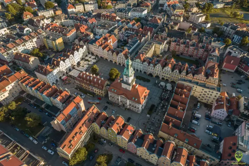 Jelenia Góra: Co robić? Atrakcje, Karkonosze i praktyczne porady