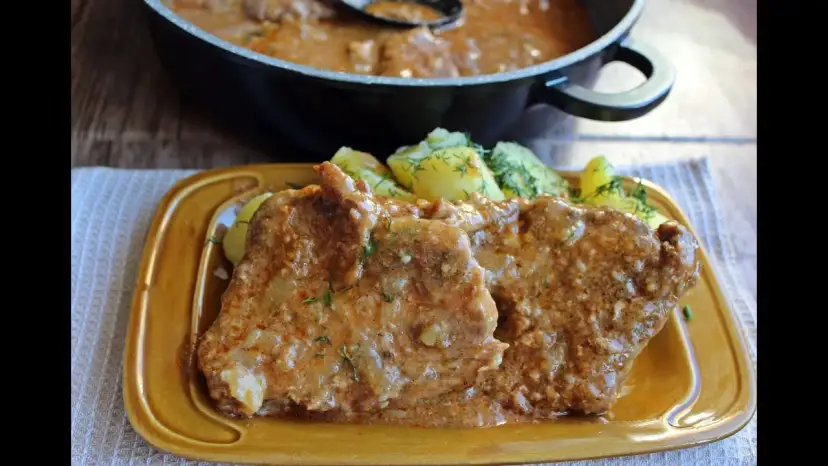 Co z karkówki wieprzowej na obiad? Pyszne przepisy na dania!