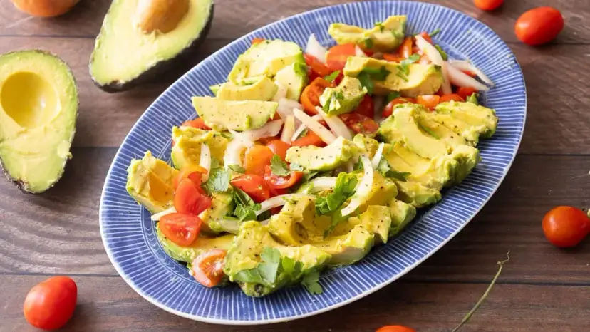 Insalata di Avocado: Ricette Facili, Benefici e Consigli Veloci