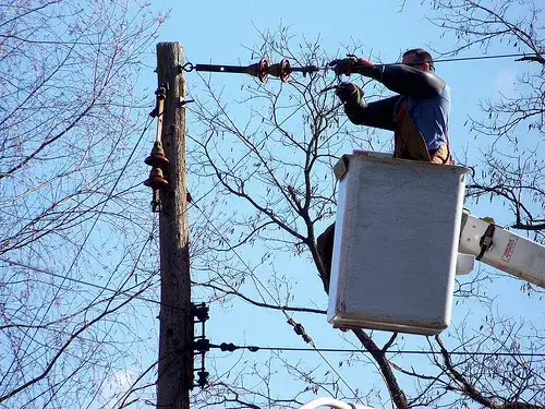 Jaki jest numer na pogotowie elektryczne? Nie daj się zaskoczyć awarią!