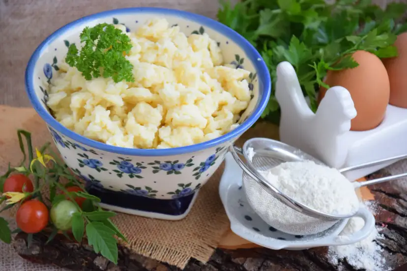 Jak zrobić lane kluseczki do zupy w 10 minut - prosty przepis