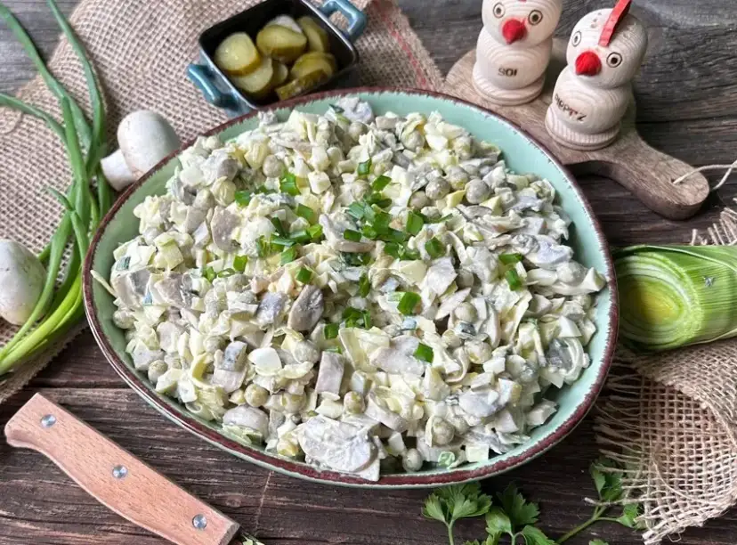 Jak zrobić sałatkę z pieczarek – prosty przepis na pyszne danie