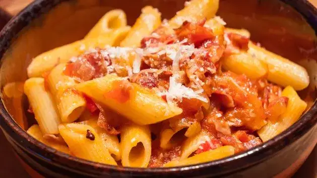 Sos do penne: Jak zrobić idealny? Sprawdzone przepisy!