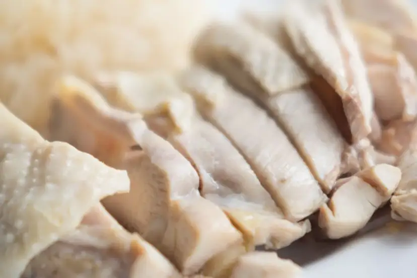 Co zrobić gdy mięso z kurczaka śmierdzi? Ważne informacje o bezpieczeństwie