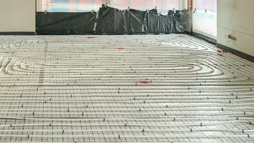 Jastrych pod ogrzewanie podłogowe: Cement czy anhydryt? Jak wybrać?