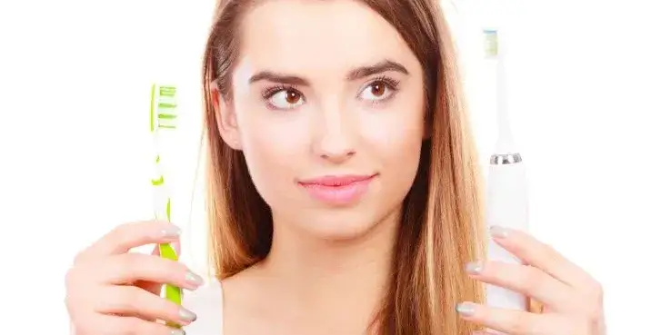 Szczoteczka soniczna ile ruchów? Sprawdź, jak wpływają na zdrowie zębów