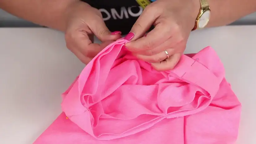 Jak uszyć spódnicę z koła z zakładkami - proste kroki i porady