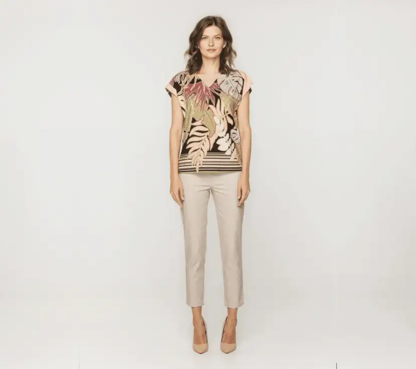 Jak stylizować jasne spodnie damskie na każdą okazję i sezon