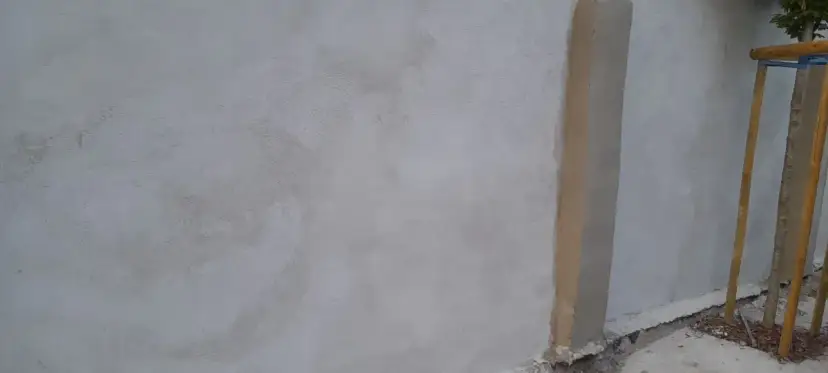 Jak zrobić zaprawę tynkarską Atlas – uniknij najczęstszych błędów