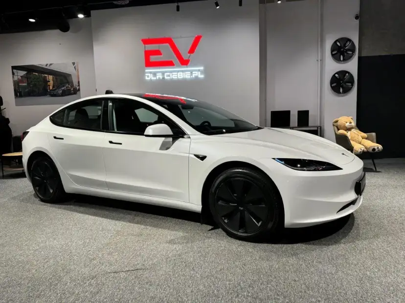 Gdzie kupić Teslę? Sprawdź najlepsze opcje zakupu samochodu
