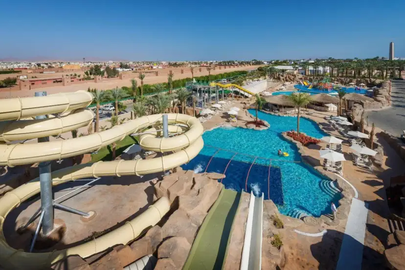 Reef Oasis Sharm: Barriera, Lusso o Famiglia? La Guida Completa