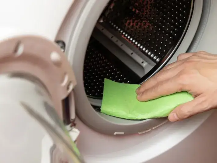 Jak używać dix płyn do czyszczenia pralki, aby uniknąć problemów z brudem
