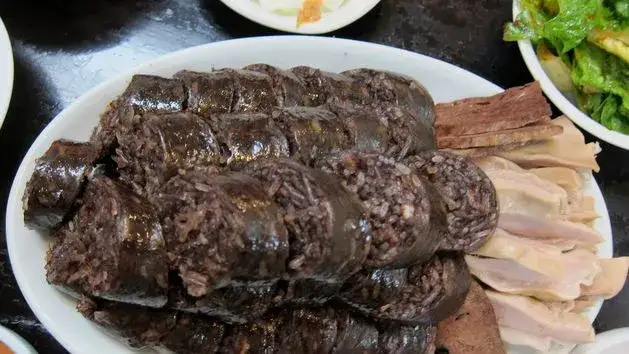 Ile kalorii ma kaszanka? Zaskakujące różnice w kaloryczności