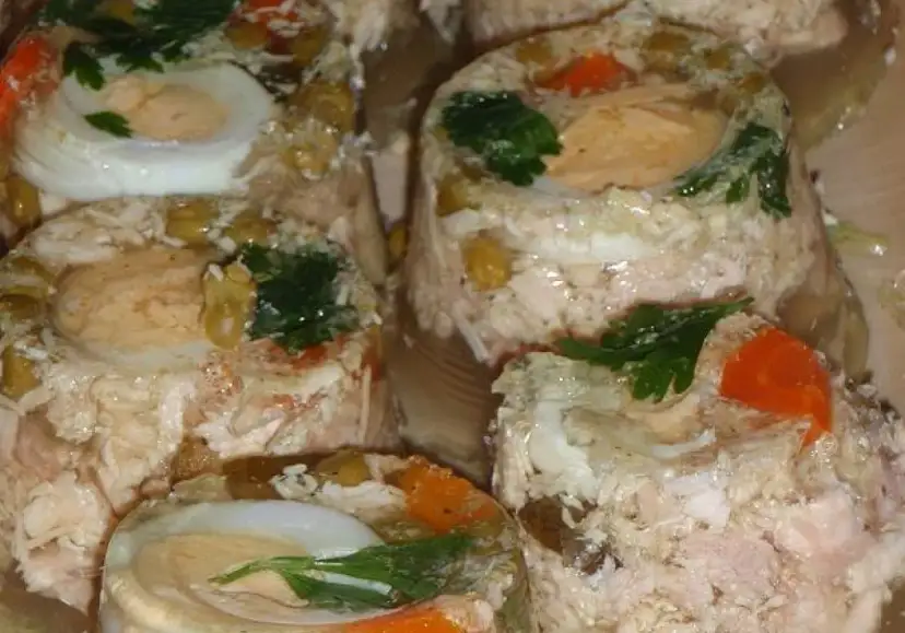 Jak zrobić galaretkę z mięsem - prosty przepis na pyszne danie