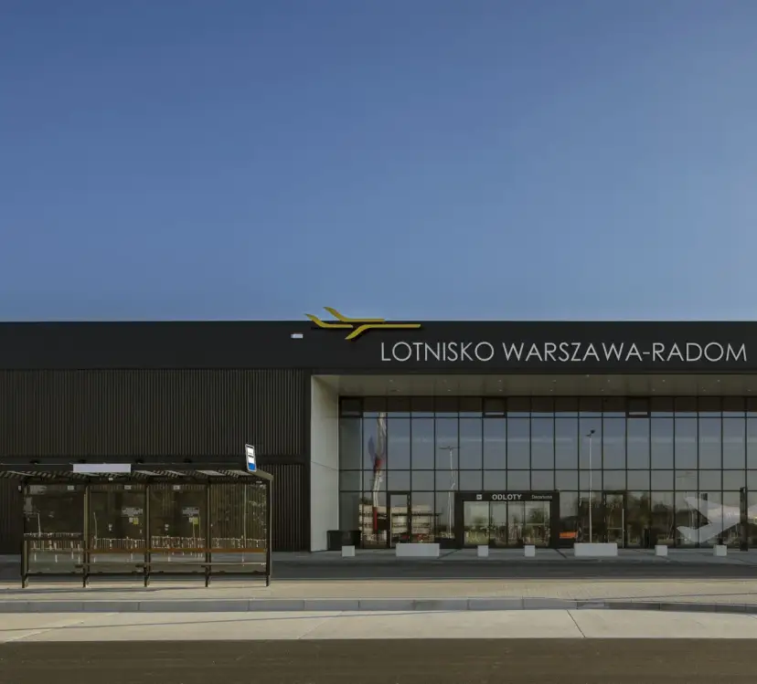 Lotnisko Radom czynne? Sprawdź godziny, loty i opinie 2024!