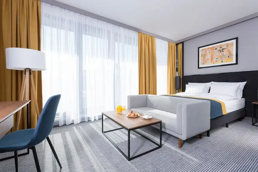 Czy w hotelu można przyjmować gości? Zasady, które musisz znać