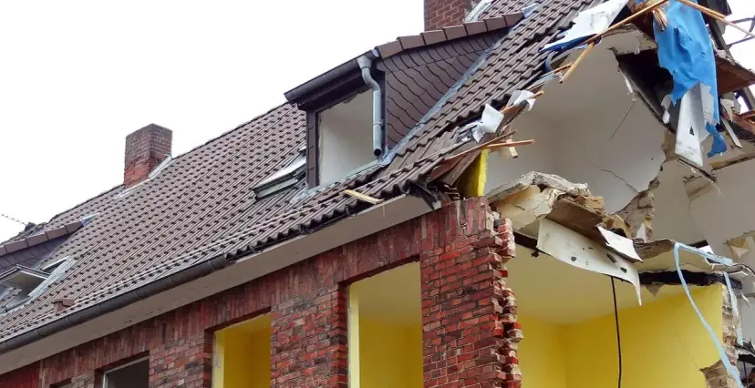 Osiadanie budynku ile trwa? Poznaj kluczowe czynniki wpływające na czas