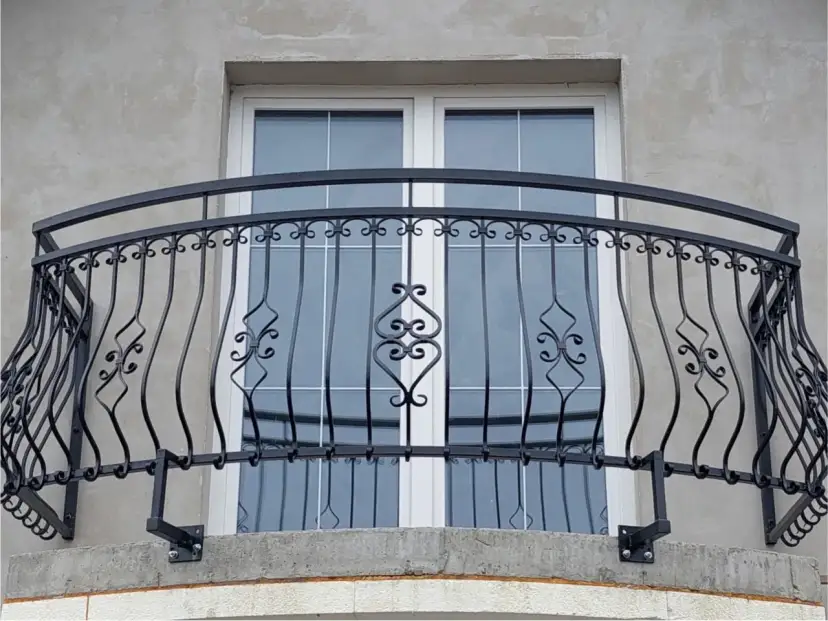 Ile kosztuje balustrada na balkon? Sprawdź ceny i materiały