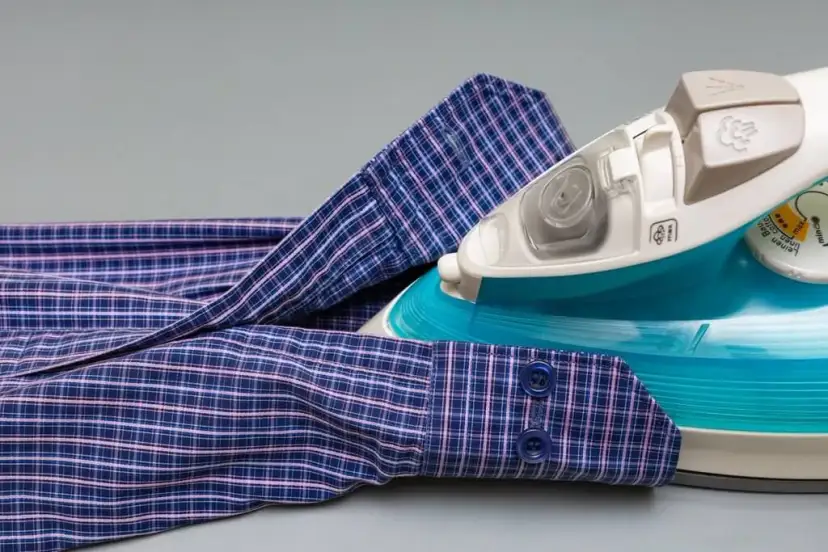 Jak prasować rękaw koszuli, aby uniknąć zagnieceń i uzyskać perfekcję