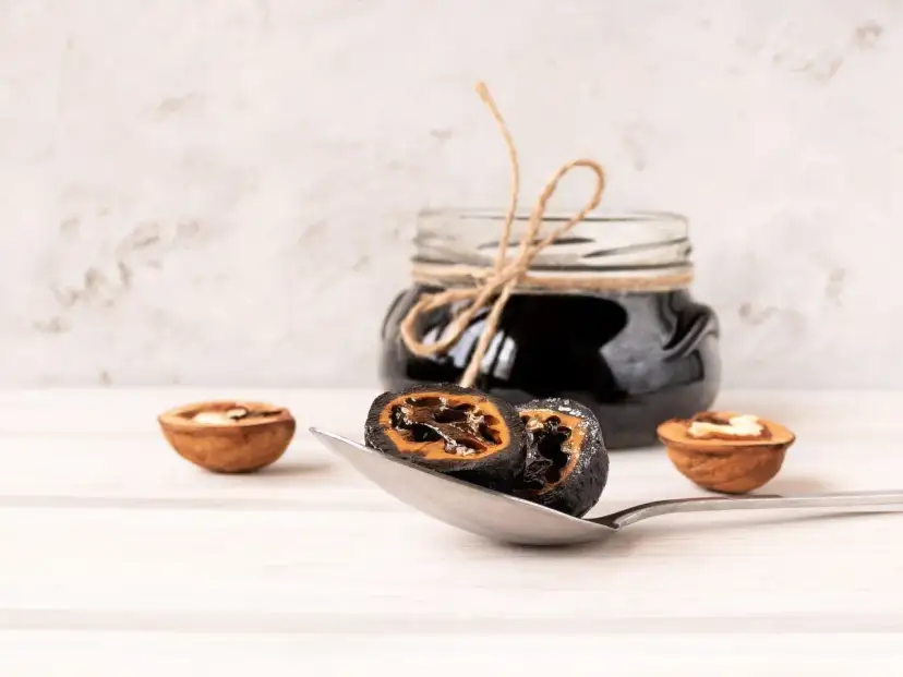 Co zrobić z orzechami po zlaniu nalewki? Przepisy na smaczne wykorzystanie