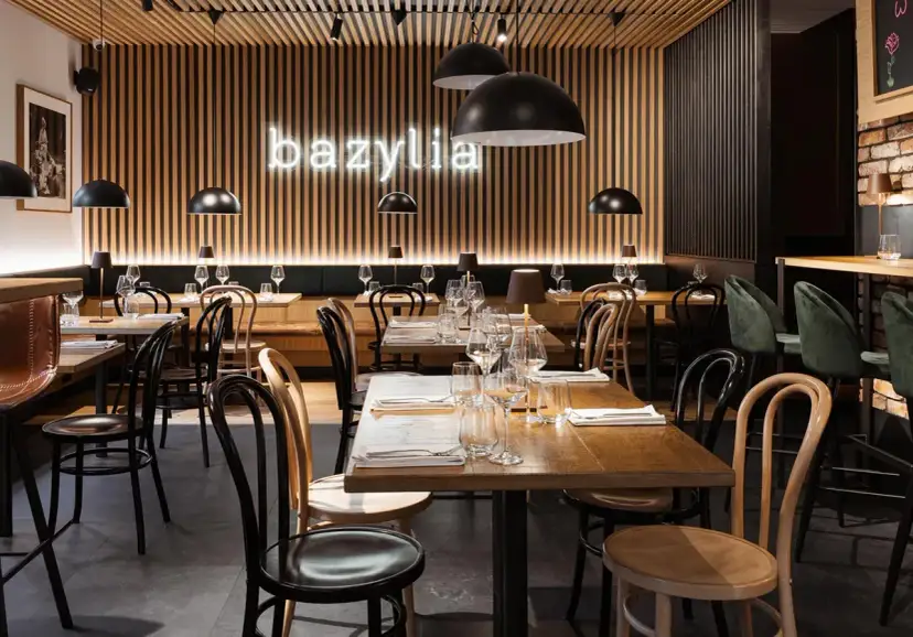 Bazylia: Klasyka i zaskoczenia. 70+ pomysłów na smak w kuchni!