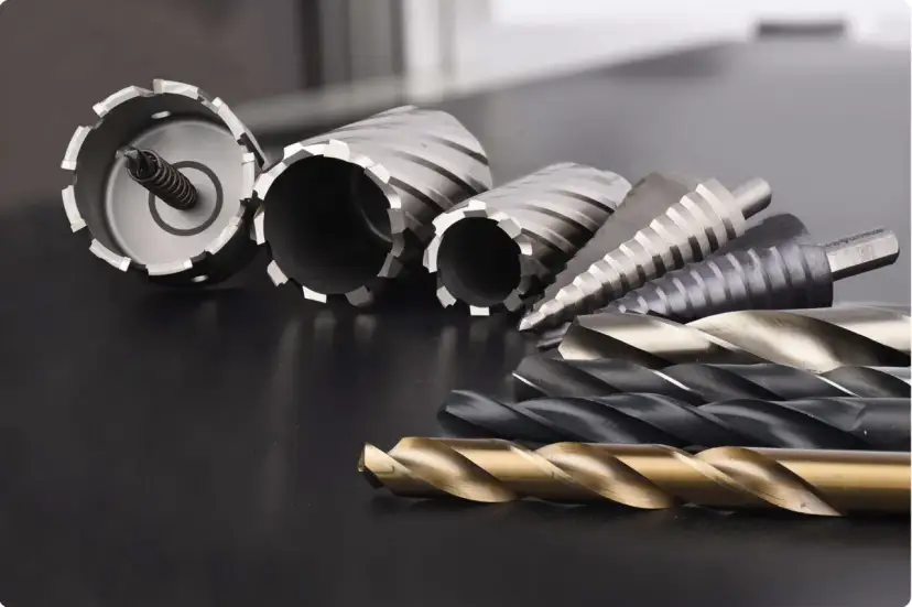 Jakie wiertło do plastiku wybrać, aby uniknąć uszkodzeń materiału?