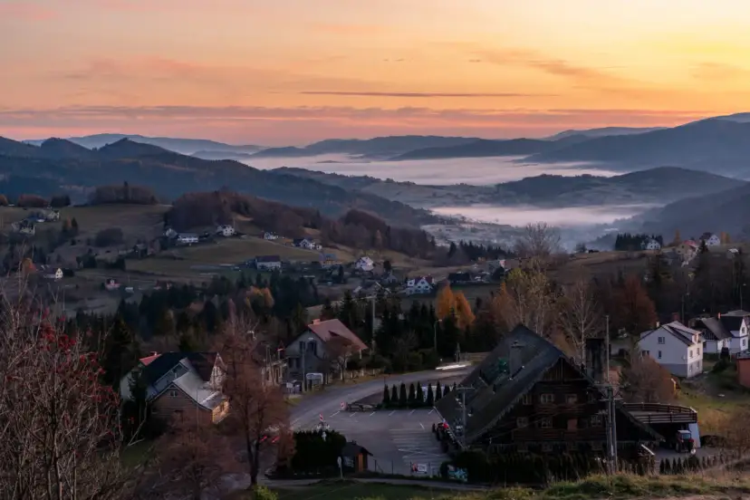 Bacówka na Muńcole: Widoki, szlaki, kawa z Tatrami Twój przewodnik