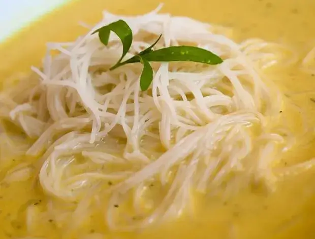 Makaron konjac z czego jest? Odkryj skład i korzyści zdrowotne