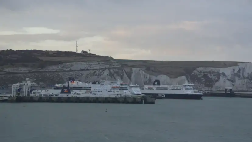 Ile się płynie promem do Anglii? Czas rejsów z różnych portów