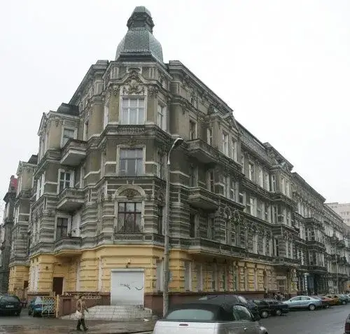 Gdzie mieszka prezydent Szczecina Piotr Krzystek? Poznaj fakty